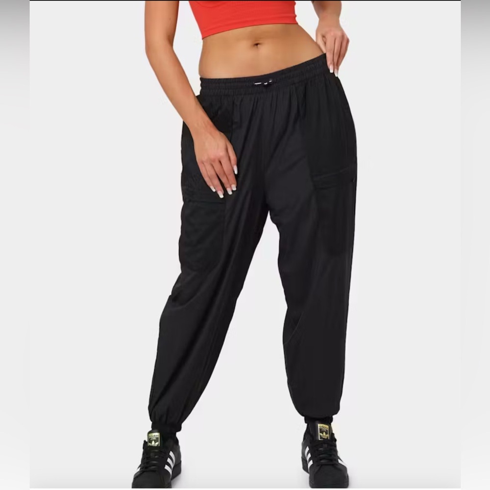 PUMA Women's Infuse‎ Woven Pants Size M